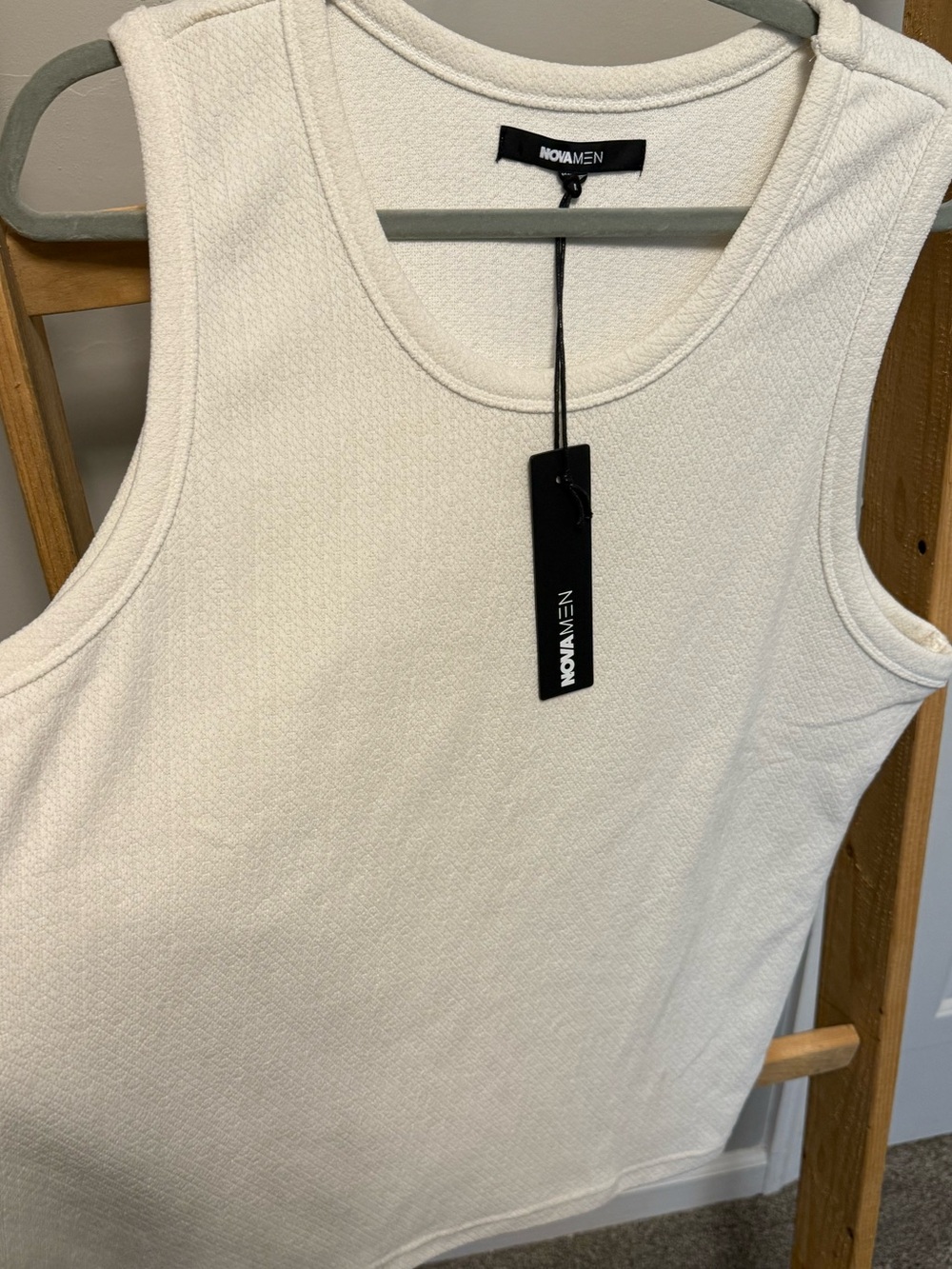 NOVAMEN NWT White Sleeveless Knit Tank Top